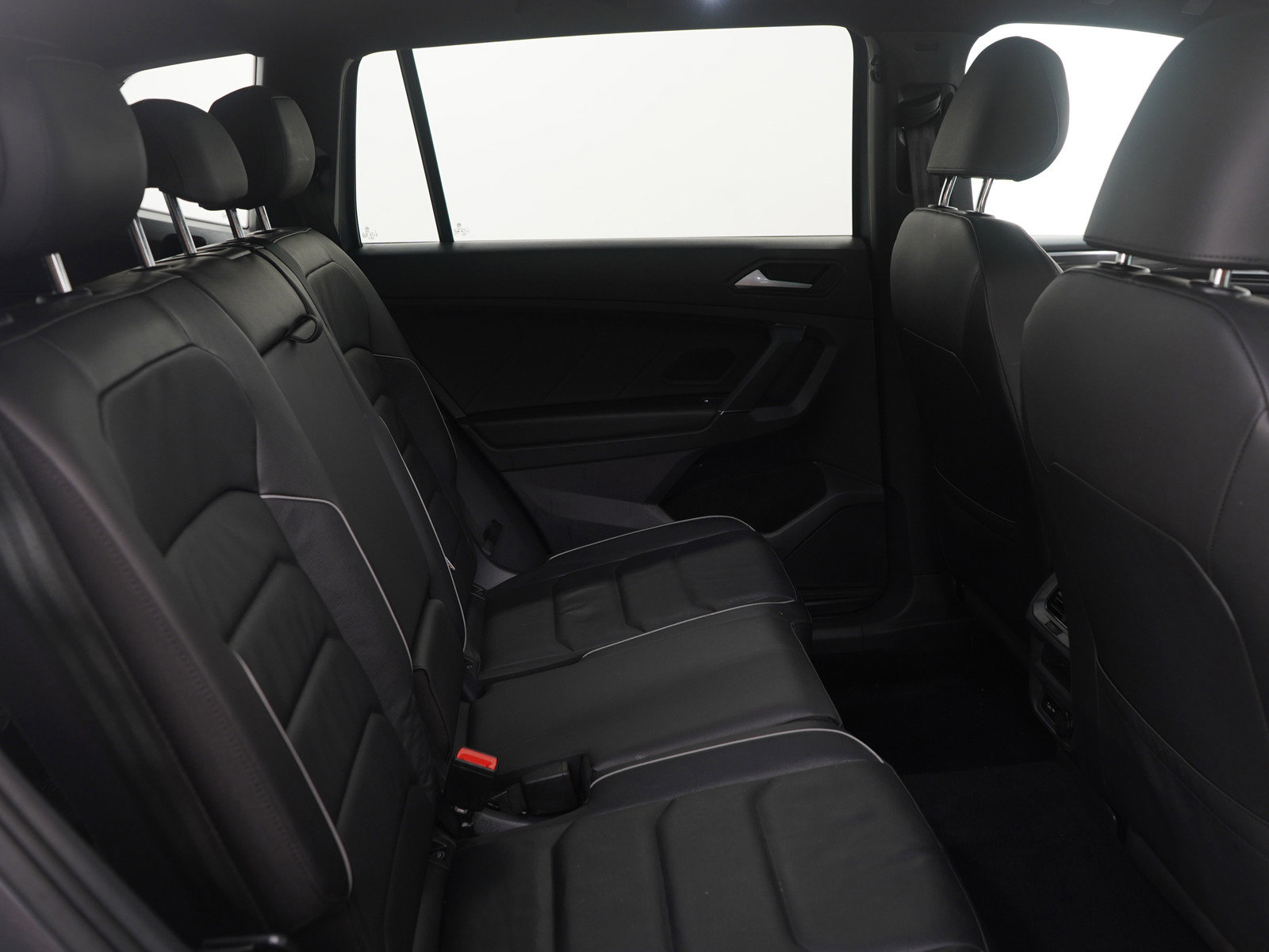 Used 2020 Volkswagen Tiguan SEL Premium R-Line image 12