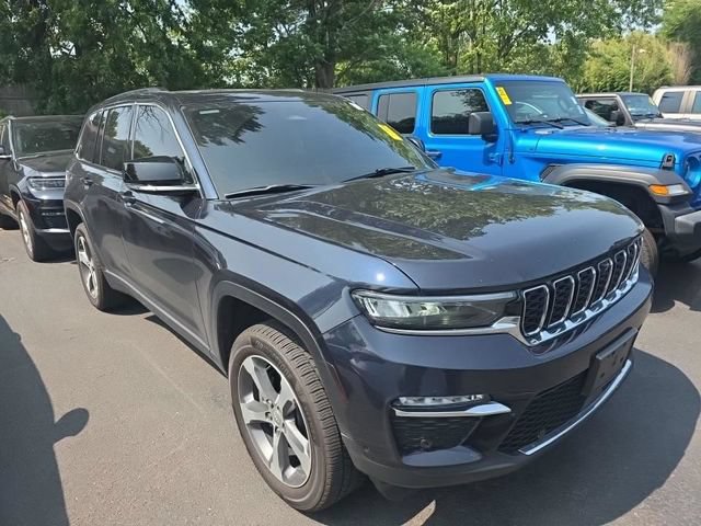 Used 2023 Jeep Grand Cherokee 4WD 4xe w/ Luxury Tech Group II image 3