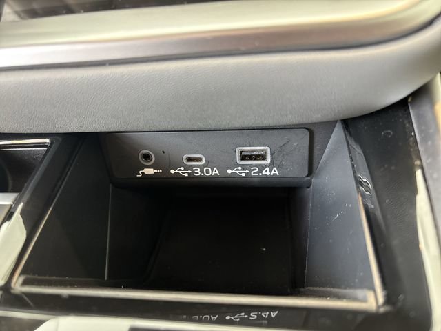Used 2023 Subaru Outback Premium image 29