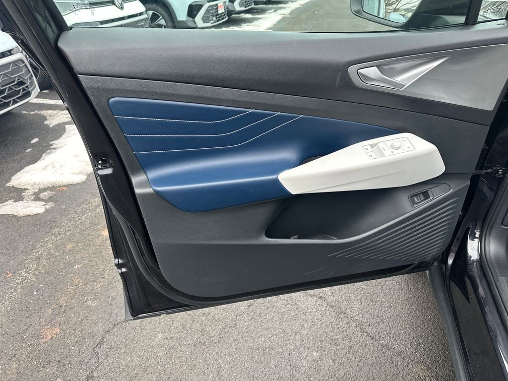 Used 2023 Volkswagen ID.4 Pro S image 5