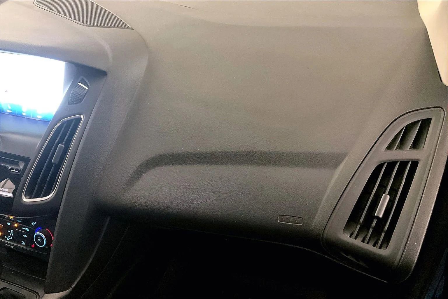 Used 2017 Ford Focus SEL w/ Cold Weather Package image 15