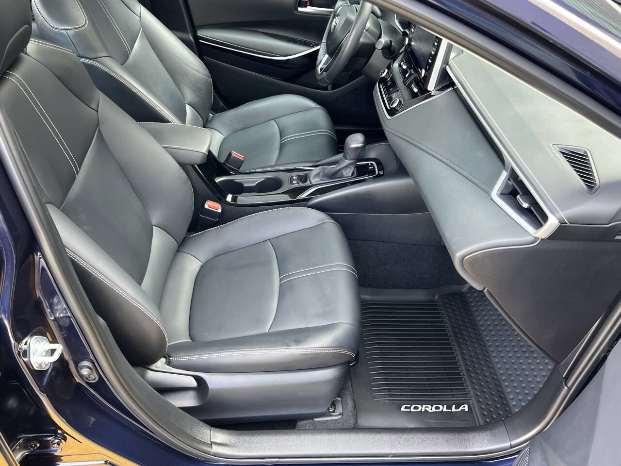 Used 2021 Toyota Corolla XLE image 18