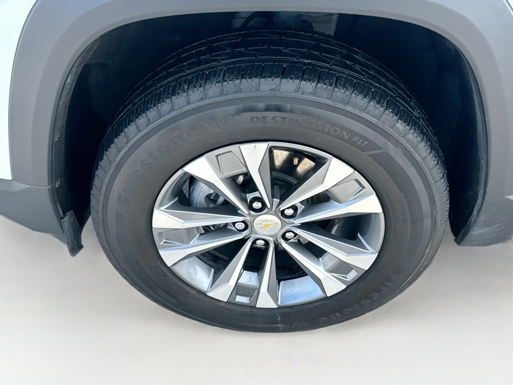 Used 2025 Chevrolet Equinox LT FWD image 33