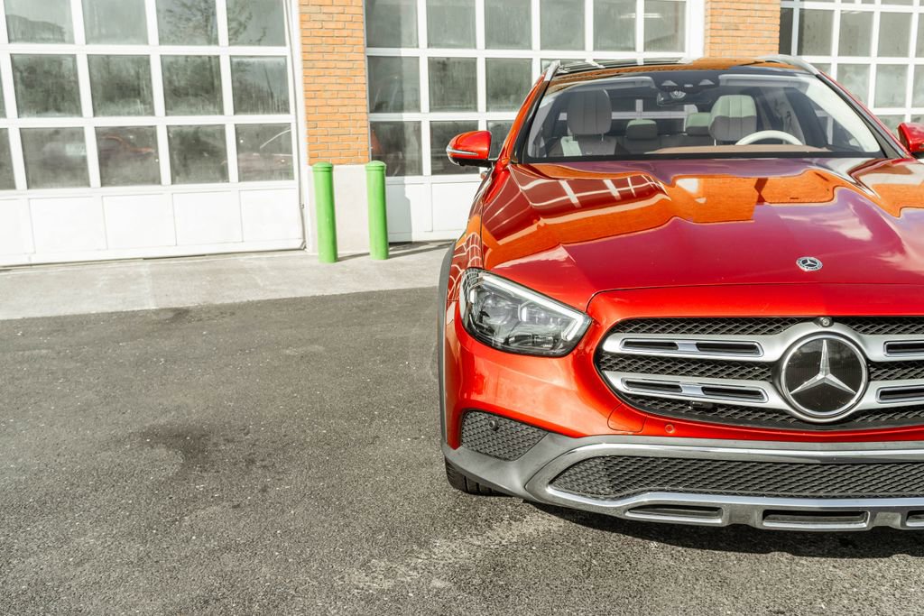 Used 2021 Mercedes-Benz E 450 4MATIC All-Terrain Wagon image 39
