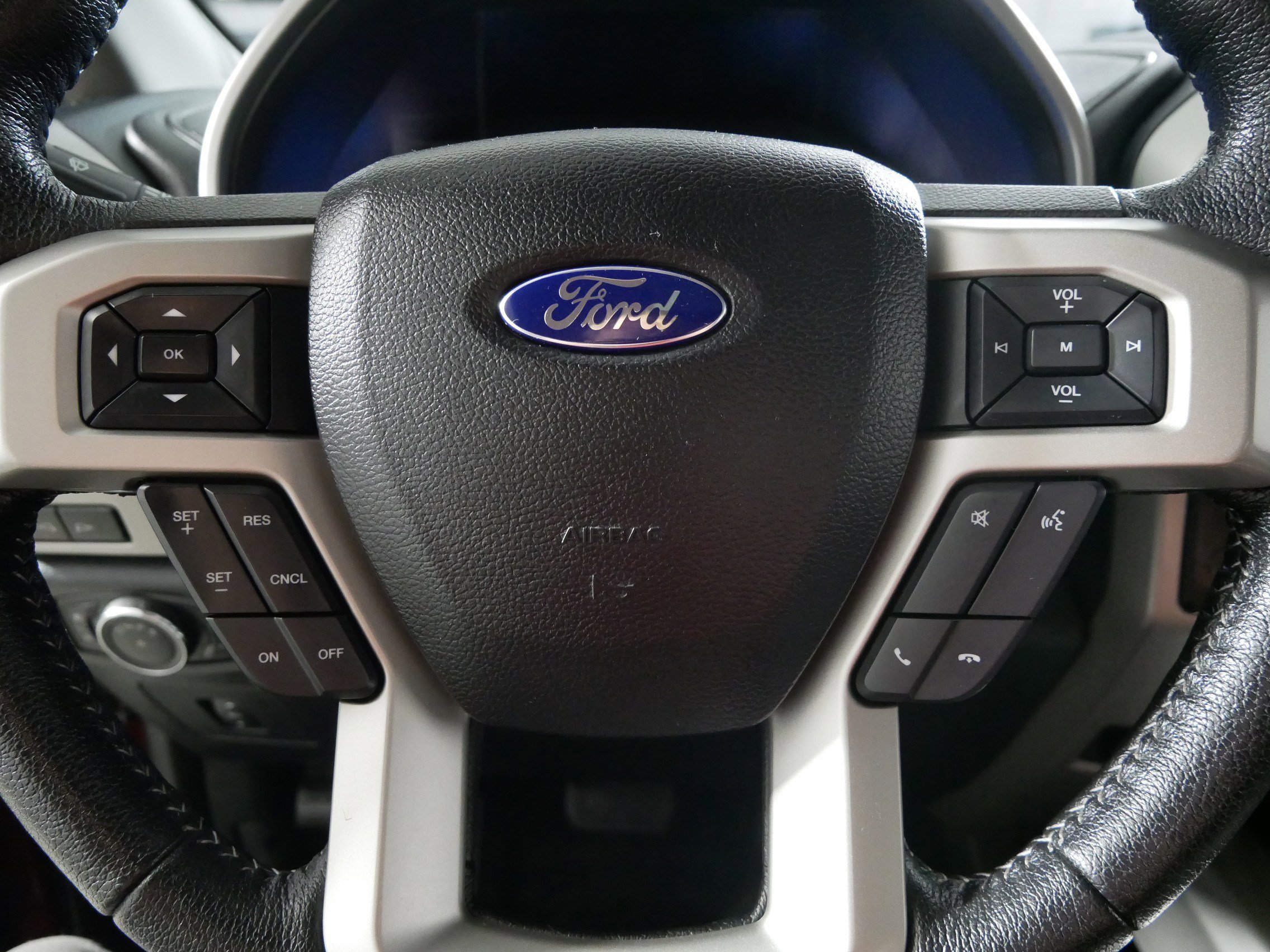 Used 2016 Ford F150 Lariat w/ Equipment Group 502A Luxury AWD/4WD image 25