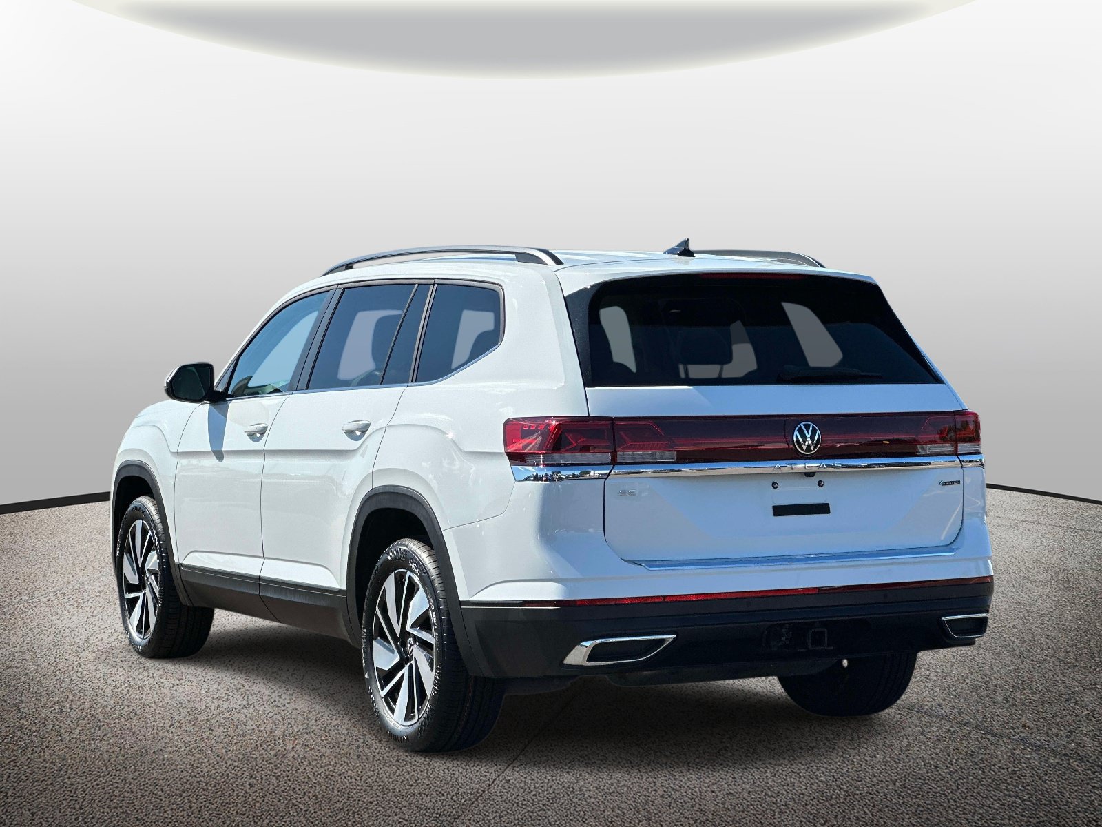 Used 2024 Volkswagen Atlas SE AWD/4WD image 3