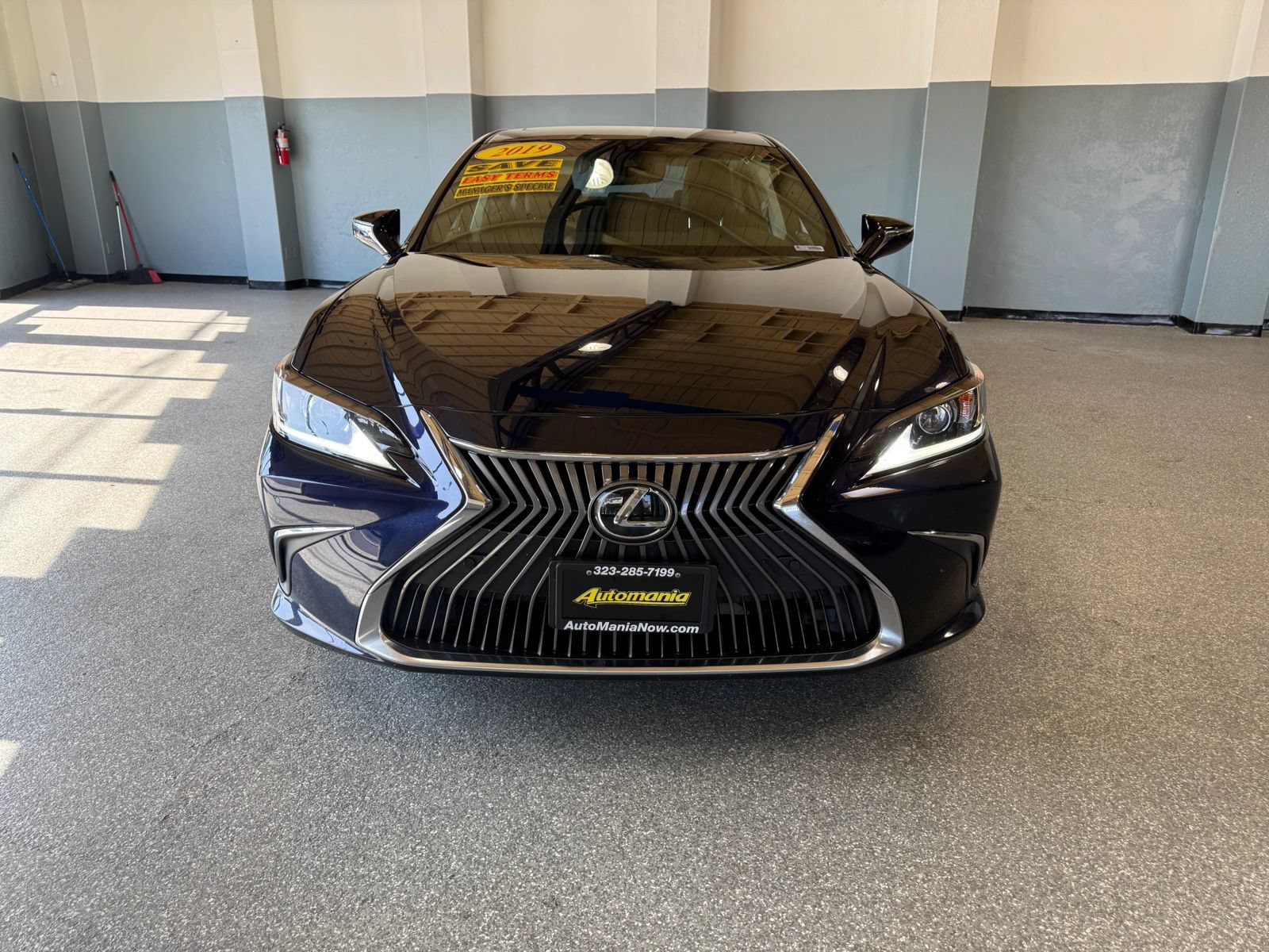 Used 2019 Lexus ES 350 w/ Premium Package FWD image 2