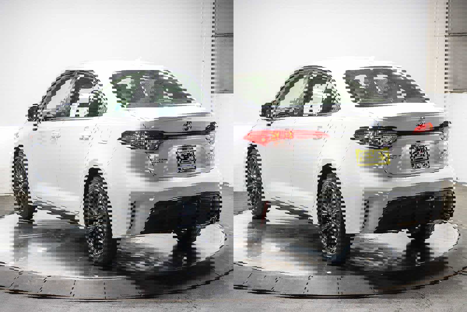 New 2025 Toyota Corolla SE image 2