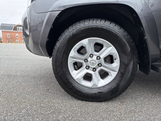 Used 2020 Toyota 4Runner SR5 Premium w/ Moonroof Package image 26