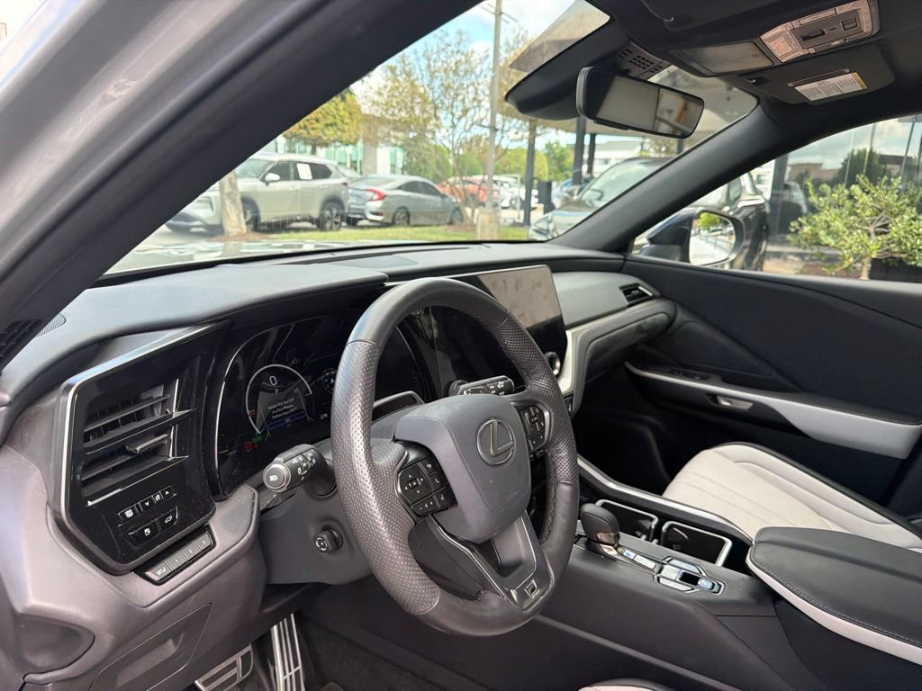 Certified 2026 Lexus TX 500h AWD w/ Technology Package image 22