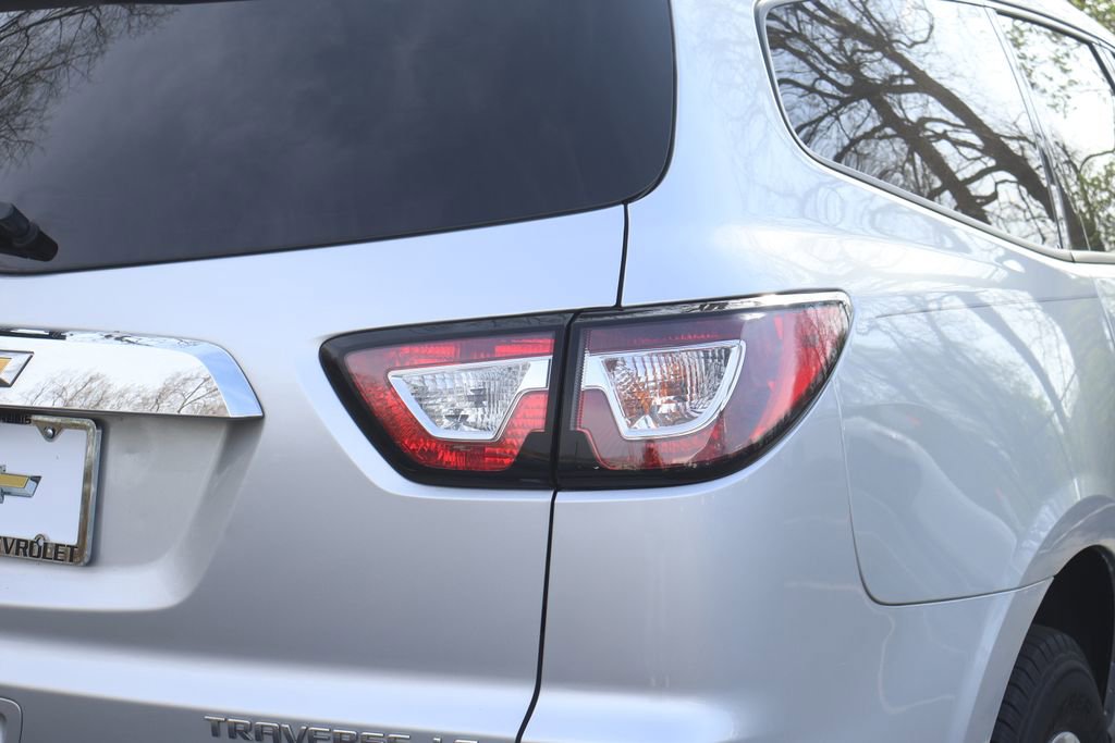 Used 2016 Chevrolet Traverse LS image 8