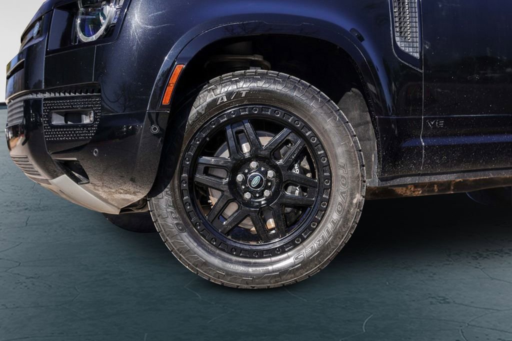 Used 2023 Land Rover Defender 110 V8 image 4