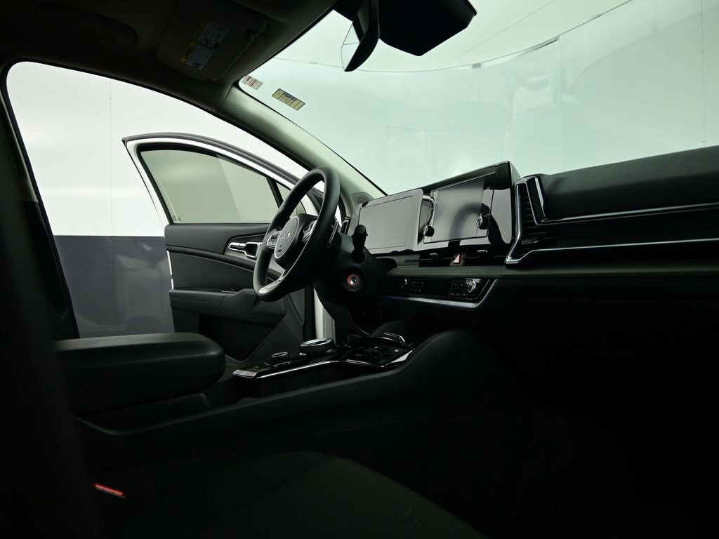 Certified 2024 Kia Sportage LX image 28