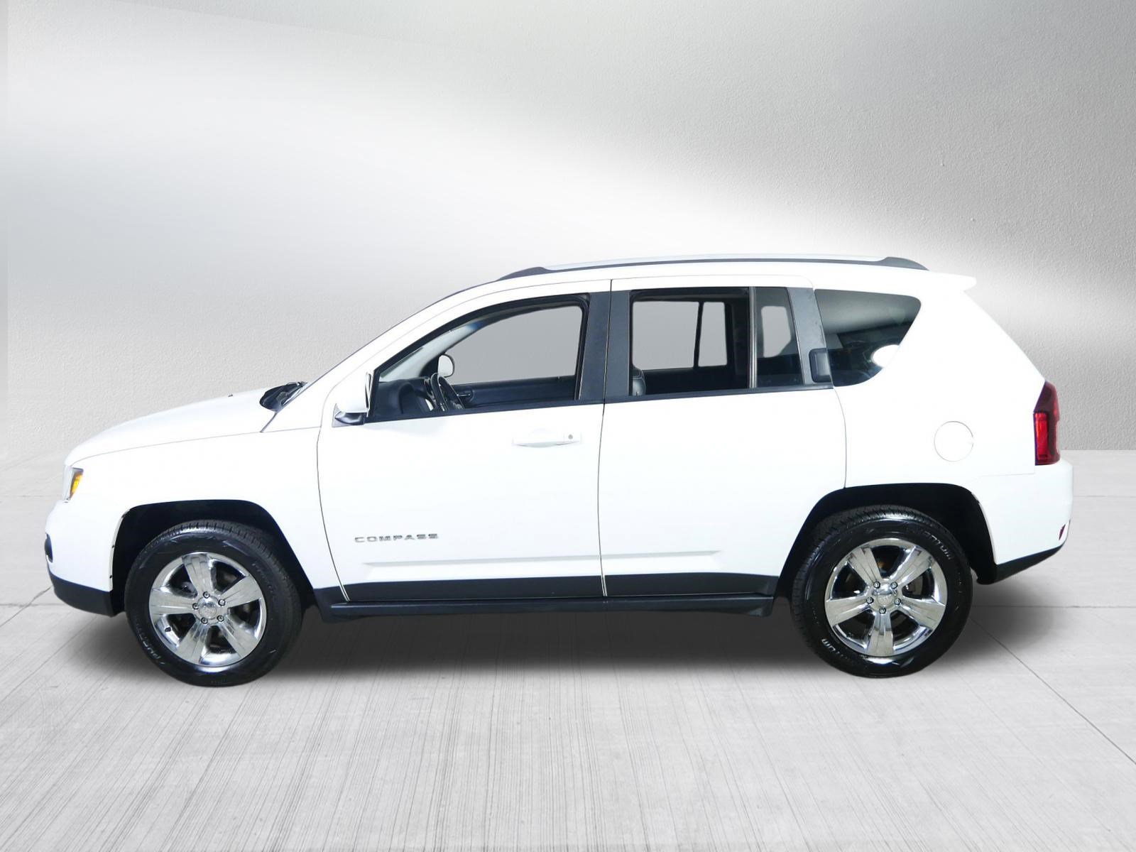 Used 2017 Jeep Compass Latitude image 4