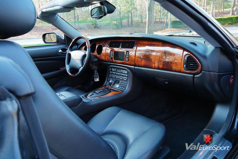Used 2003 Jaguar XK8 Convertible image 38