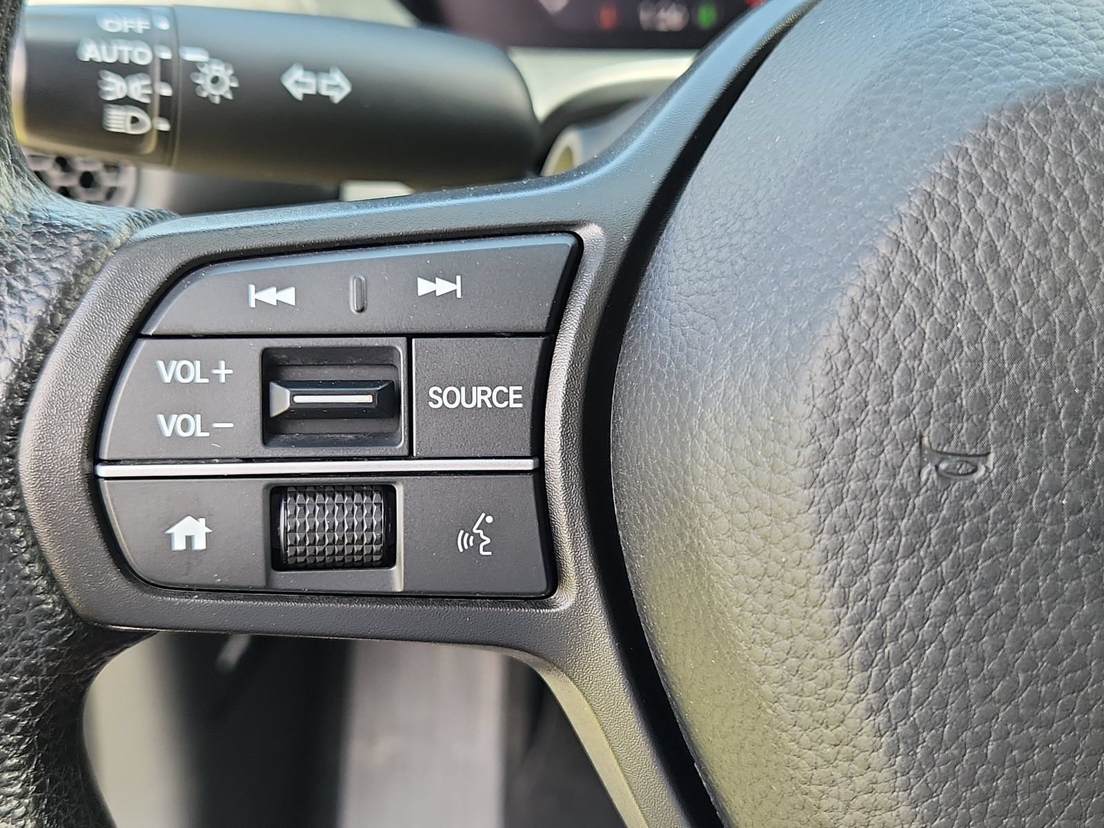 Used 2023 Honda HR-V LX image 18
