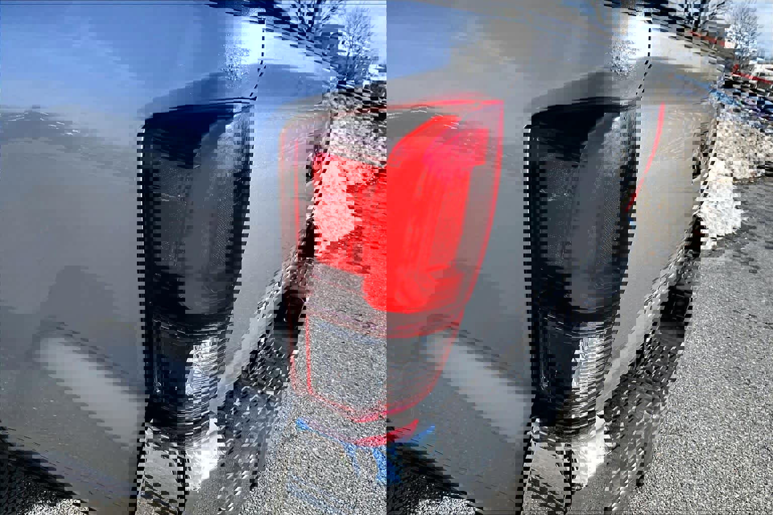 Used 2018 Toyota Tacoma SR5 w/ SR5 Appearance Package (SM) image 27