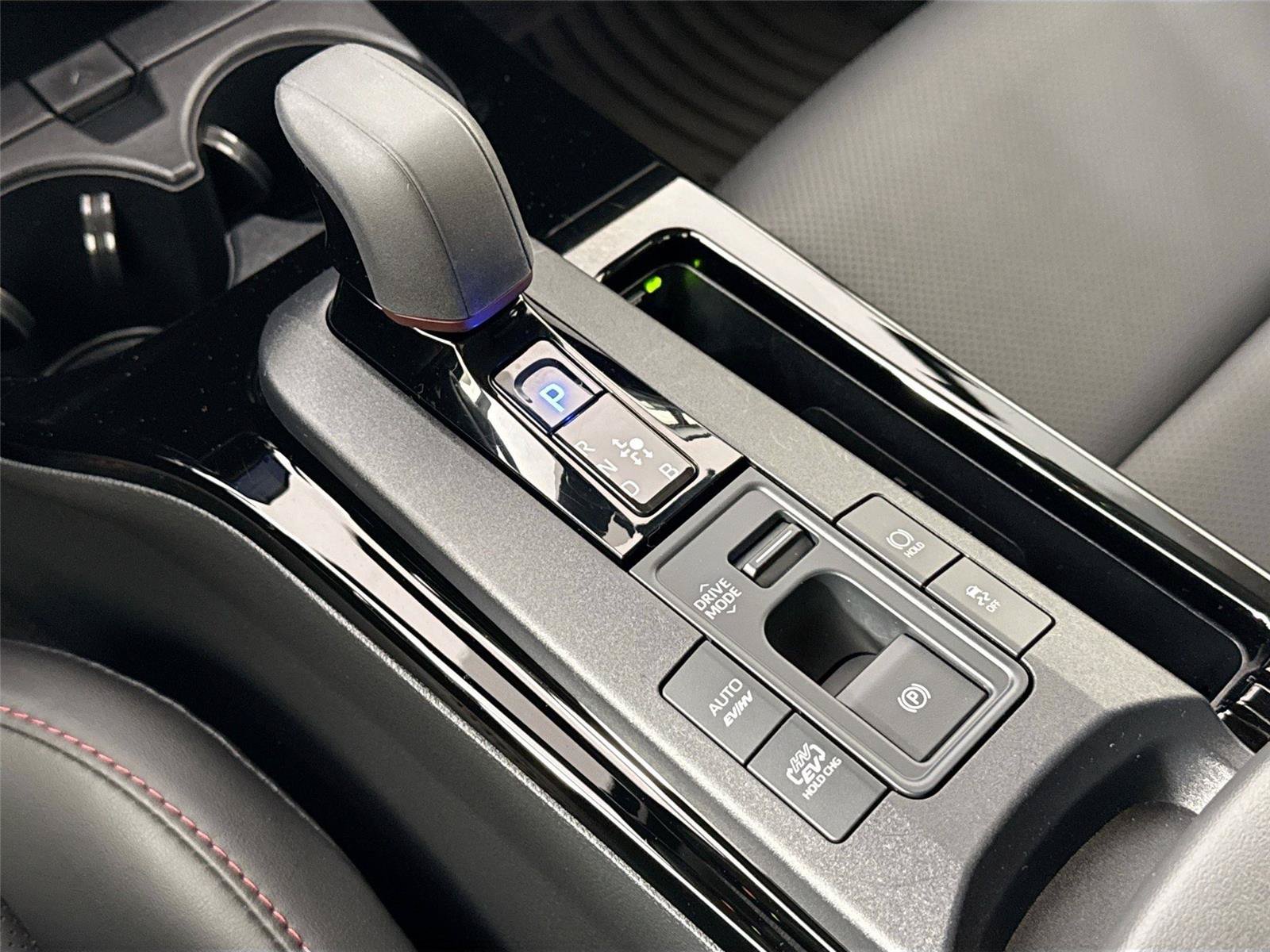 Certified 2025 Toyota Prius Plug-In Hybrid FWD image 27