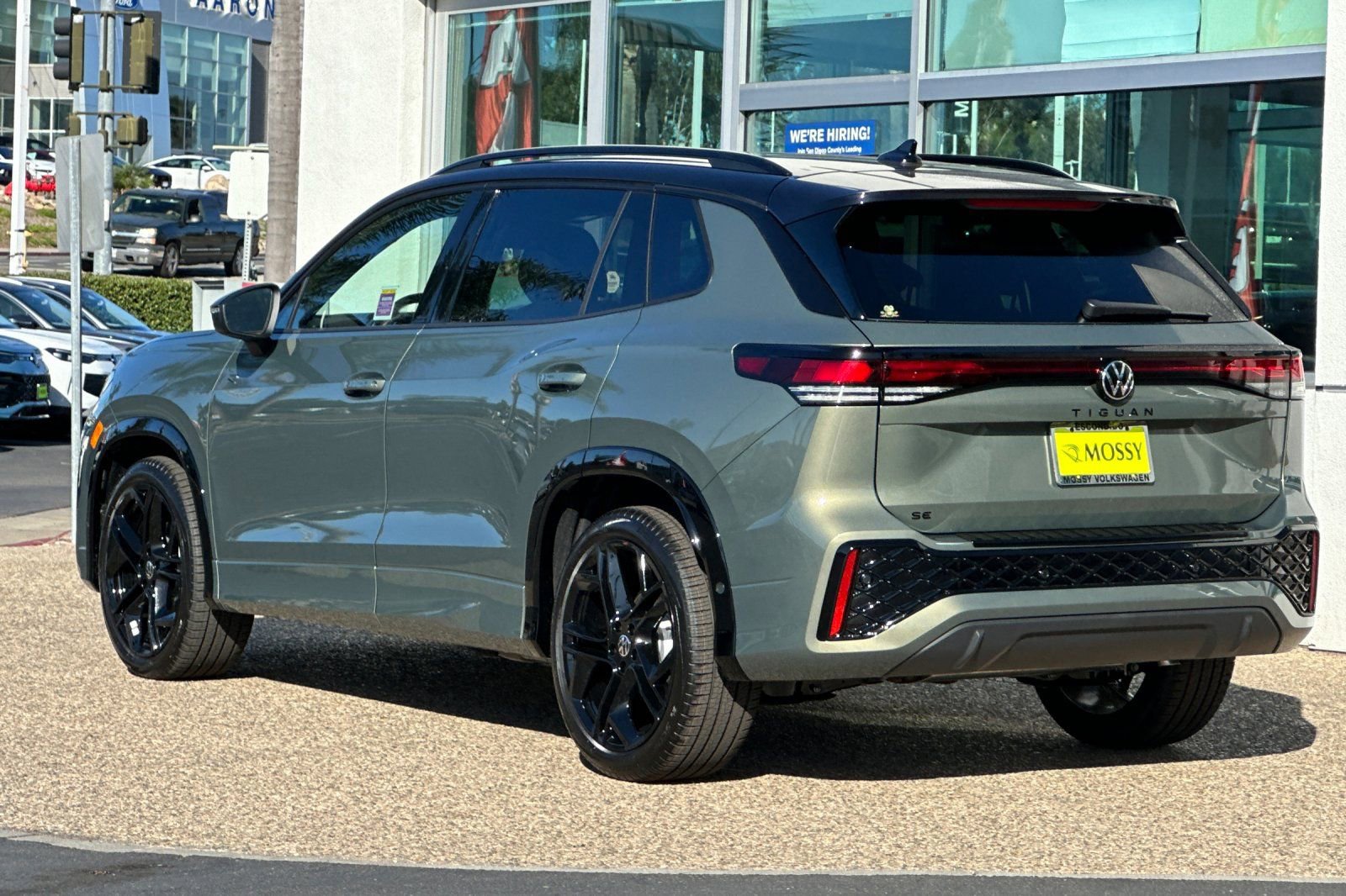 New 2026 Volkswagen Tiguan SE R-Line image 6