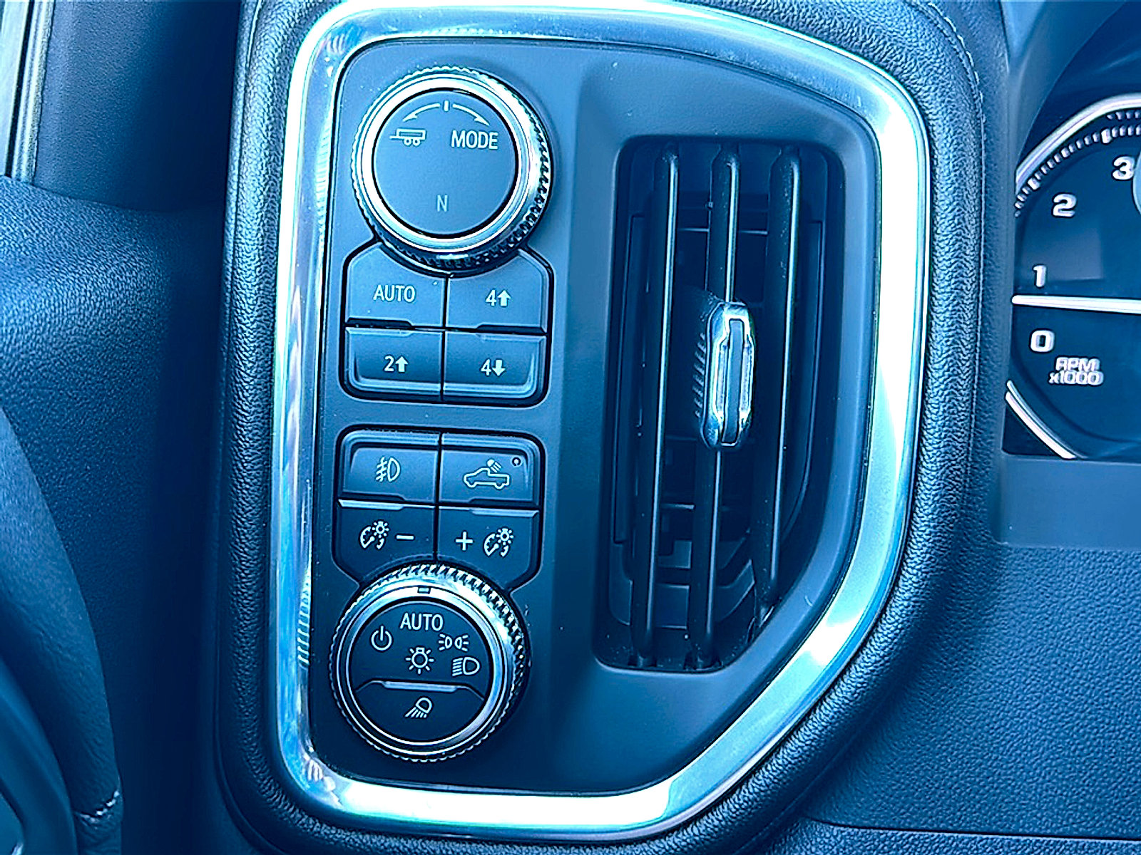 Used 2022 GMC Sierra 1500 SLT image 36