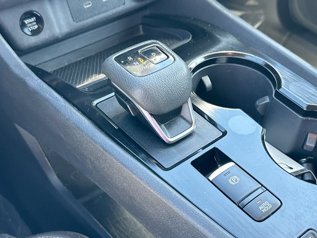 Used 2025 Nissan Rogue SV FWD image 16