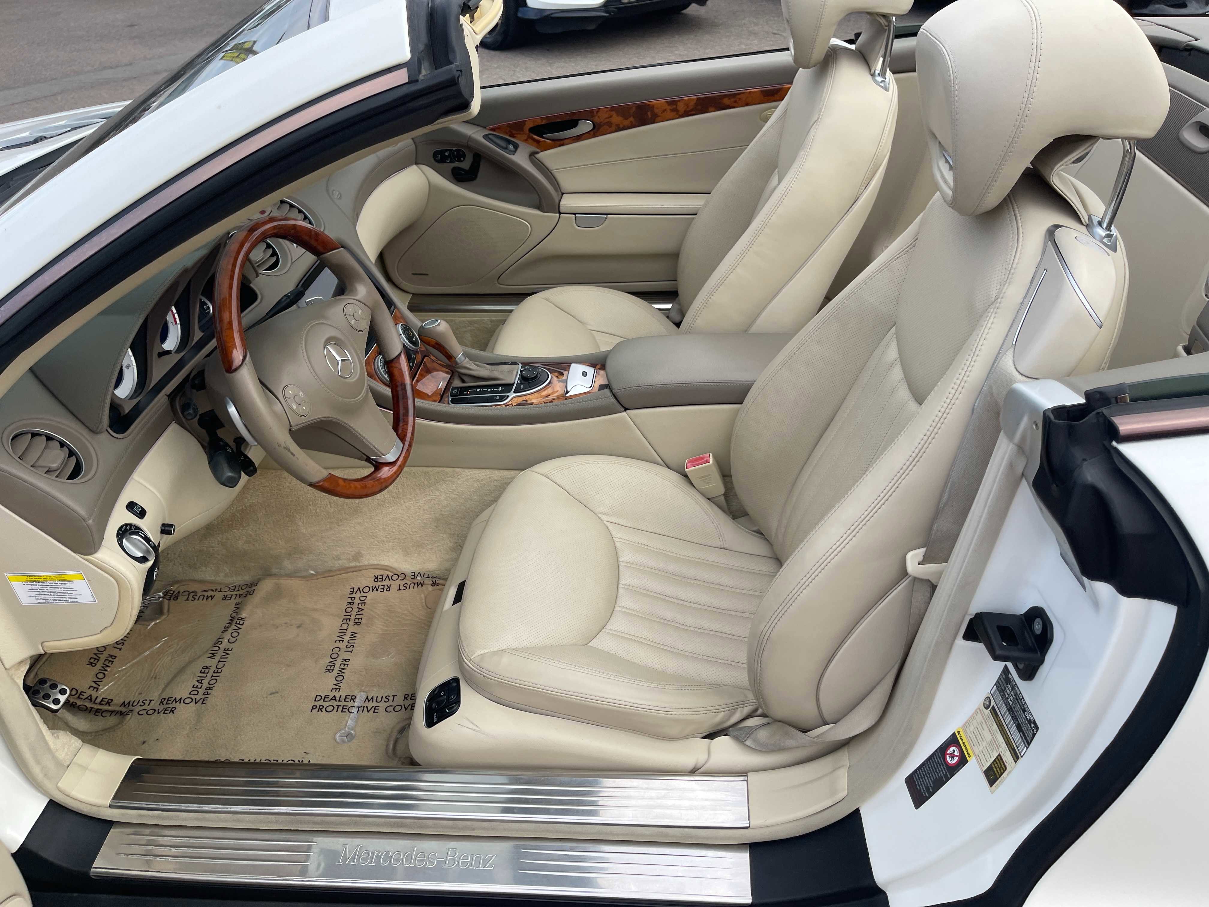 Used 2011 Mercedes-Benz SL 550 image 21