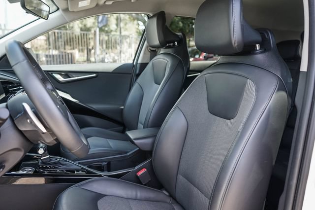 Certified 2025 Kia Niro EX FWD image 18