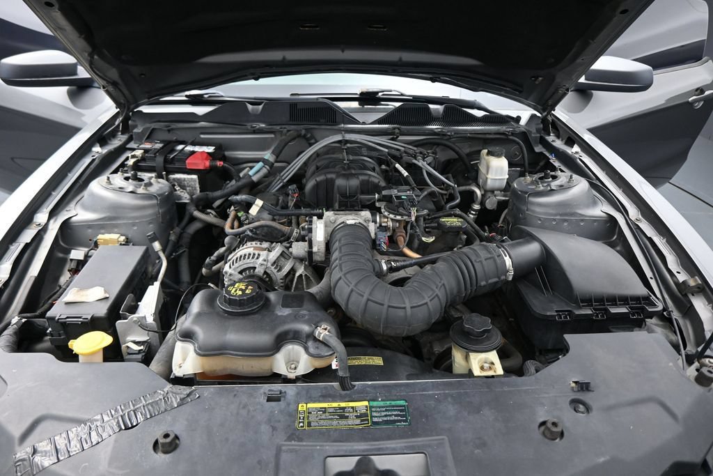 Used 2010 Ford Mustang Coupe RWD image 22