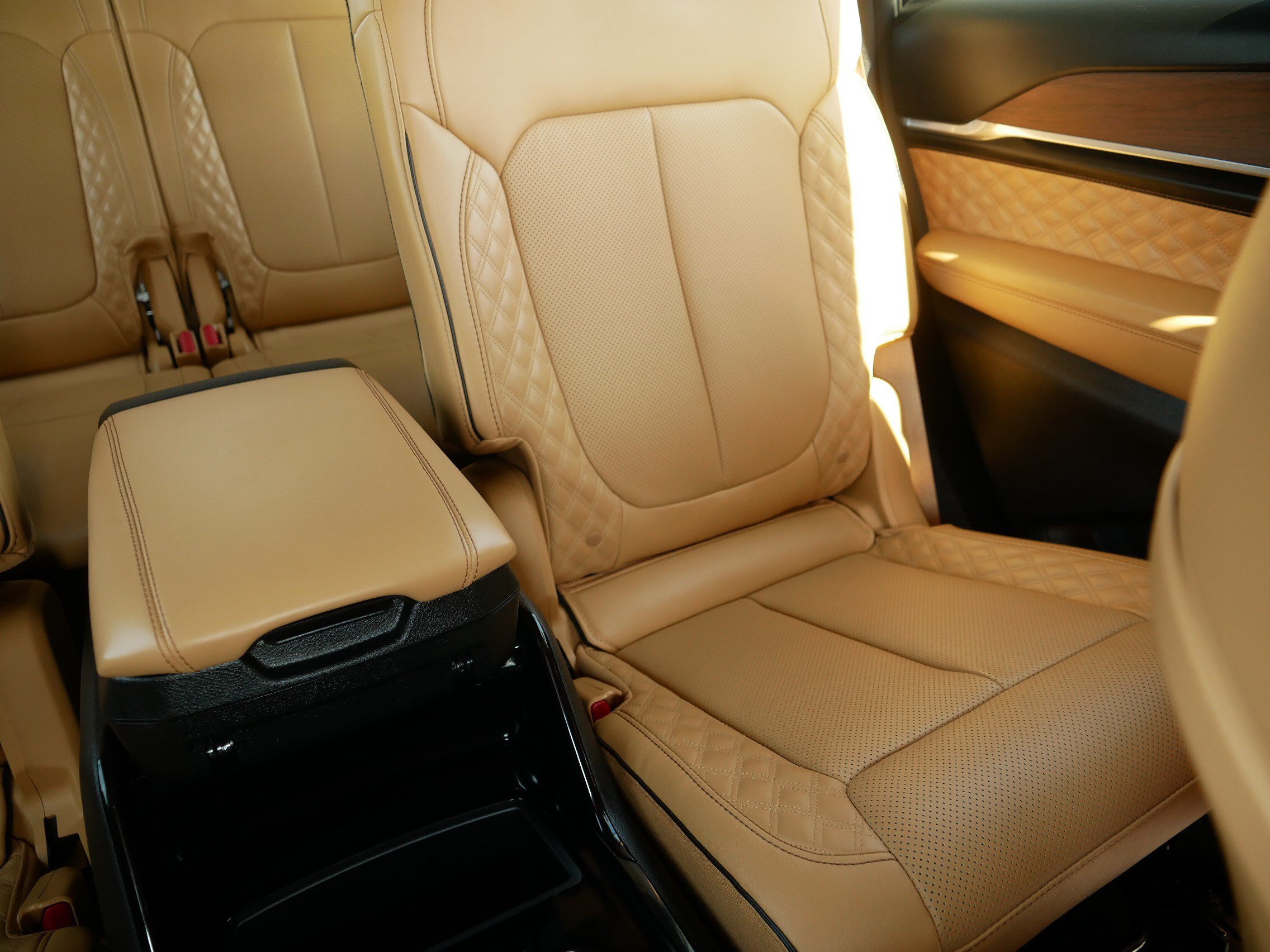 Used 2024 Jeep Grand Cherokee L Summit w/ Advanced Protech Group IV AWD/4WD image 14