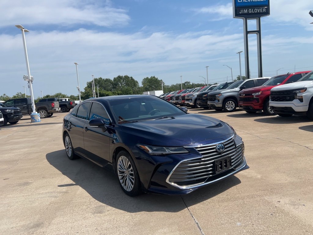 Used 2022 Toyota Avalon Limited image 4