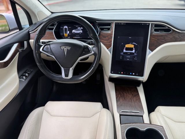 Used 2017 Tesla Model X 75D image 15