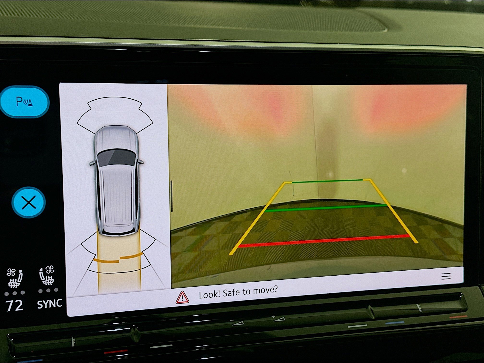 Used 2025 Volkswagen Atlas SE image 22