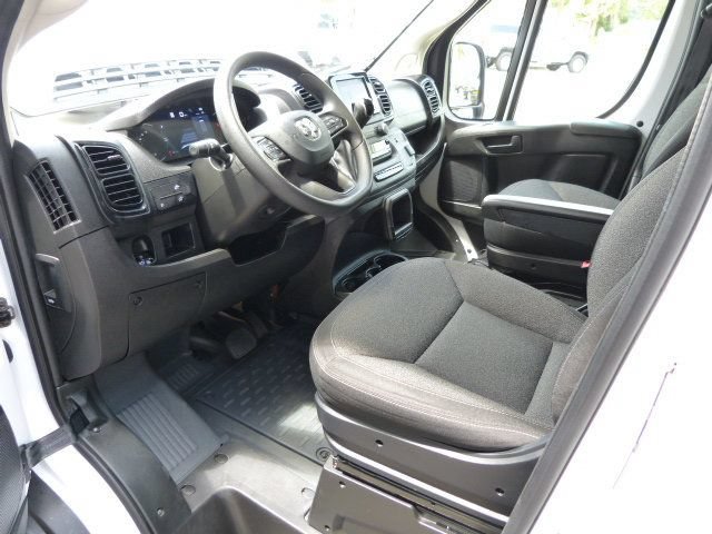 Used 2025 RAM ProMaster 2500 w/ U-Haul Equipment Group FWD image 27