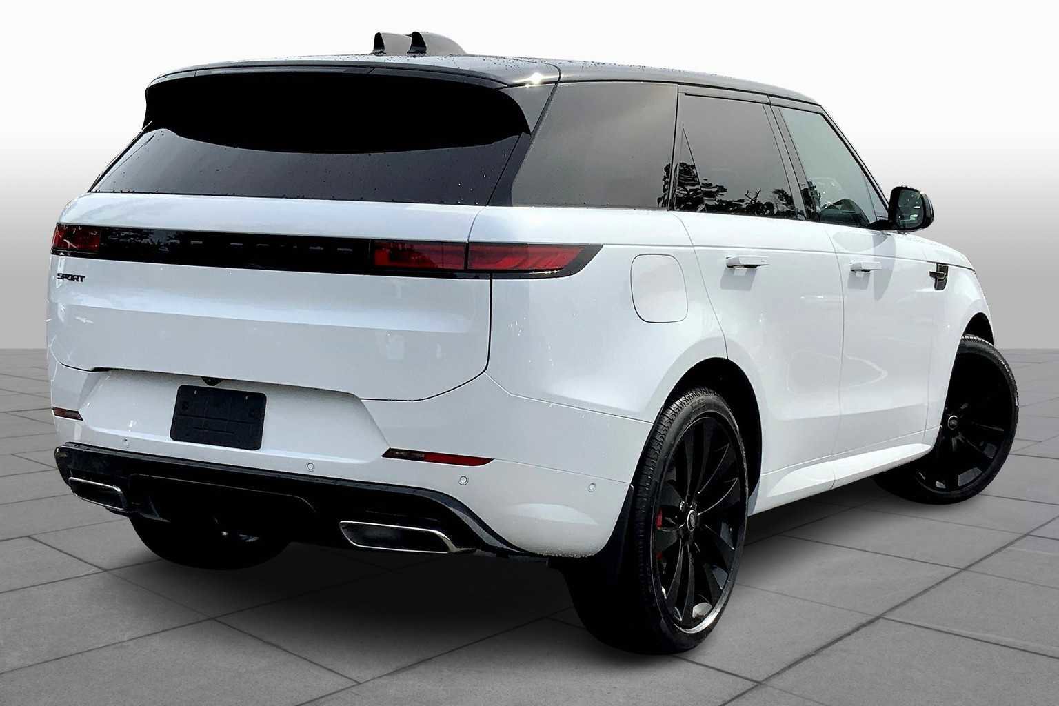 New 2025 Land Rover Range Rover Sport Dynamic SE image 3
