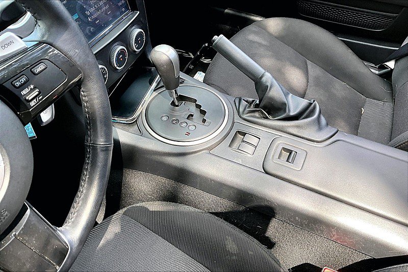 Used 2015 MAZDA MX-5 Miata Club RWD image 11