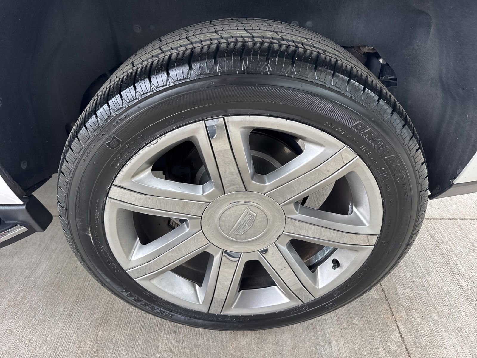 Used 2019 Cadillac Escalade Luxury AWD/4WD image 20