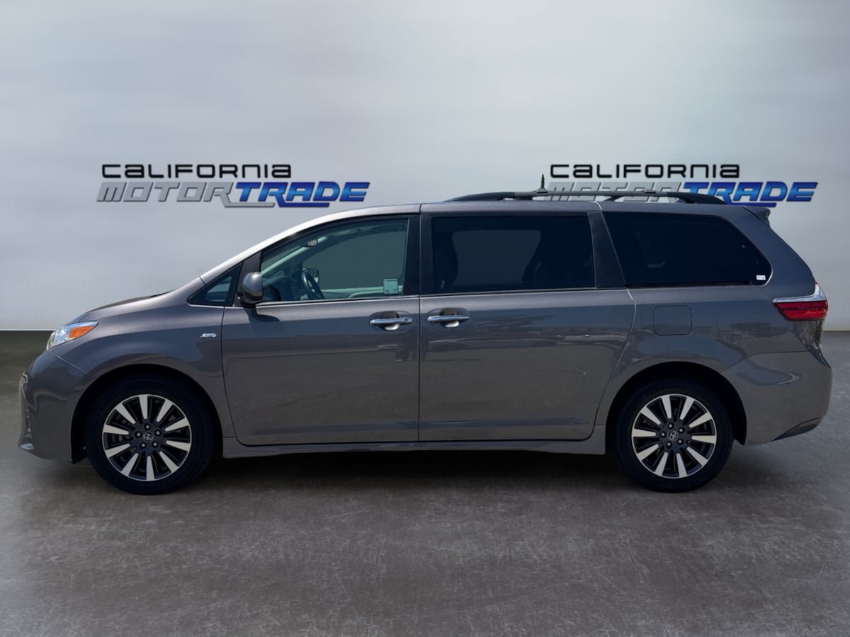 Used 2018 Toyota Sienna XLE w/ XLE Navigation Package AWD/4WD image 8