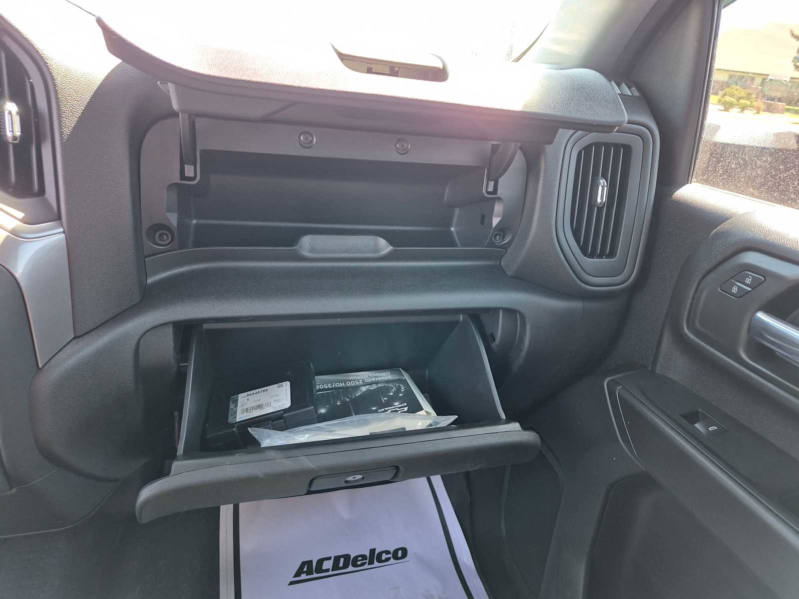 Used 2024 Chevrolet Silverado 2500 Custom image 21