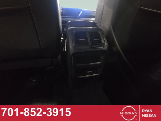 Used 2024 Volkswagen Taos SE image 41