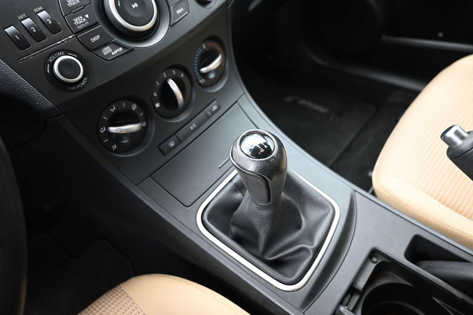 Used 2012 MAZDA MAZDA3 i Touring FWD image 12