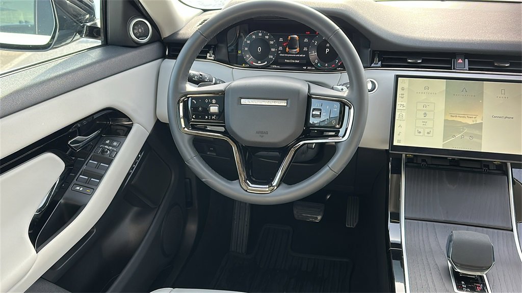Used 2024 Land Rover Range Rover Evoque S image 24