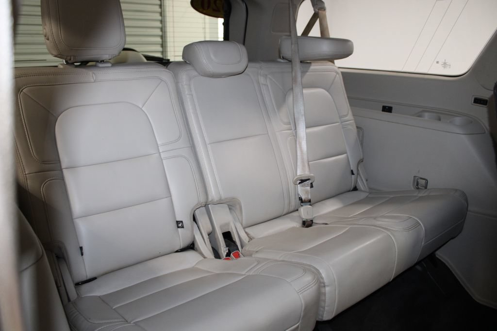 Used 2020 Lincoln Navigator L Reserve w/ Luxury Package AWD/4WD image 34