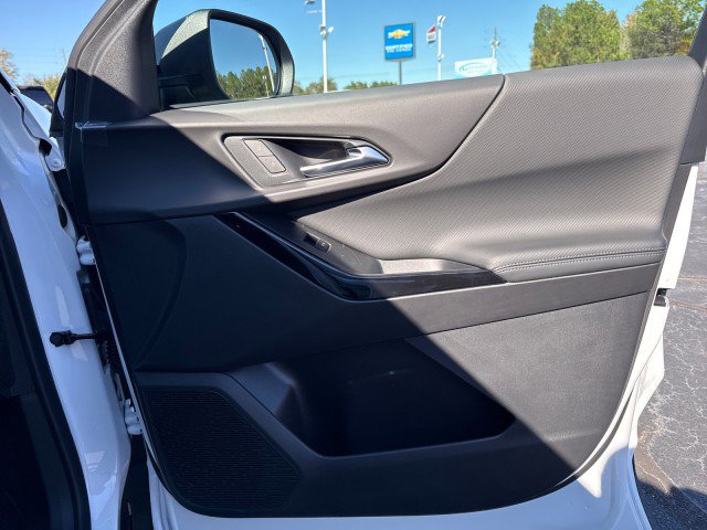 New 2026 Chevrolet Equinox LT w/ Convenience Package II image 13
