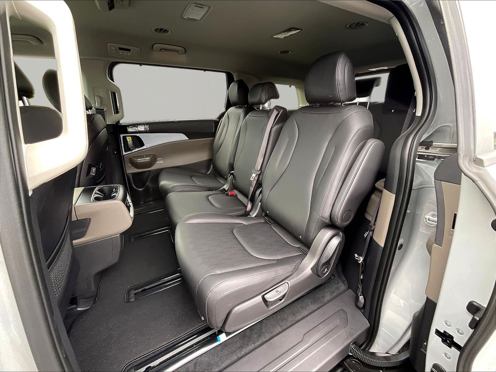 New 2027 Kia Carnival EX FWD image 18