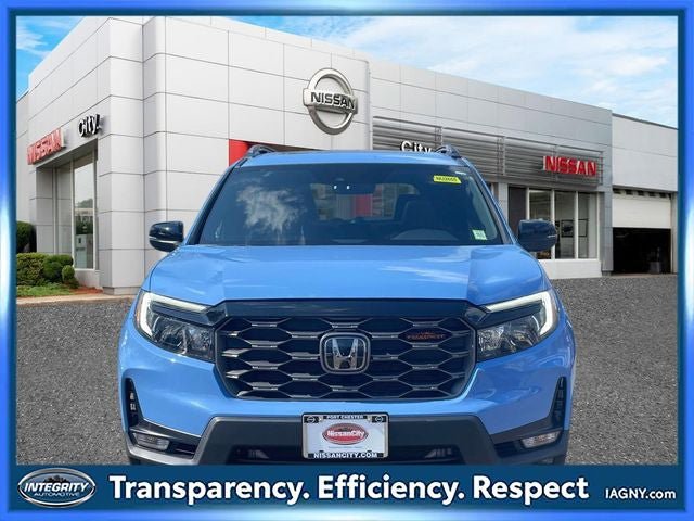 Used 2024 Honda Passport TrailSport image 2