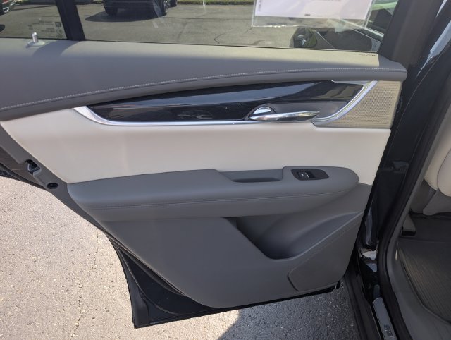 Used 2025 Cadillac XT6 Premium Luxury AWD/4WD image 10
