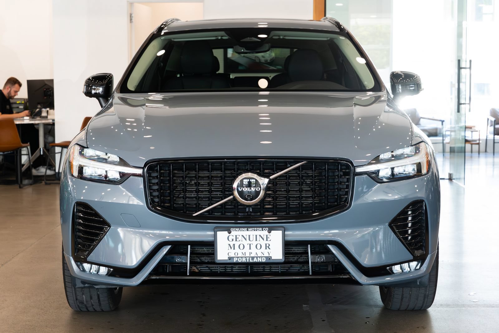 Used 2023 Volvo XC60 B5 Plus w/ Protection Package Premier AWD/4WD image 2