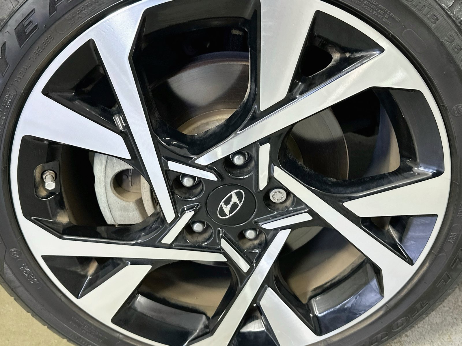 Used 2023 Hyundai Kona Limited FWD image 32