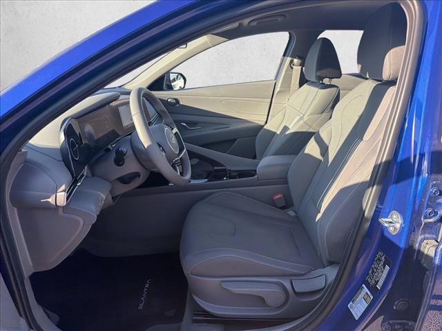 Used 2023 Hyundai Elantra SEL w/ Convenience Package FWD image 10
