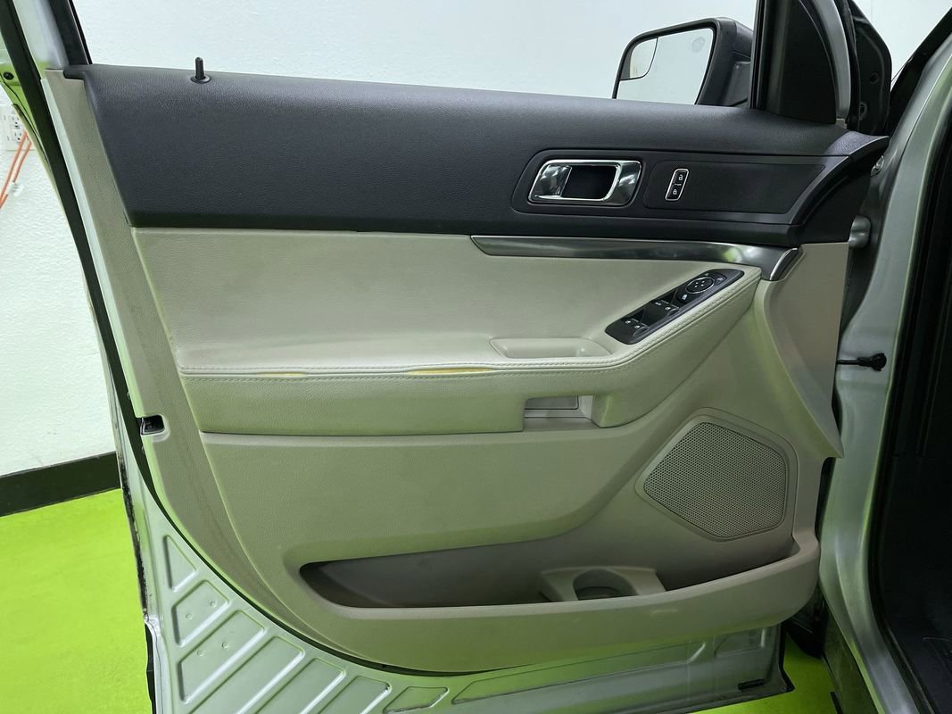 Used 2013 Ford Explorer 4WD w/ Class III Trailer Tow Pkg image 15